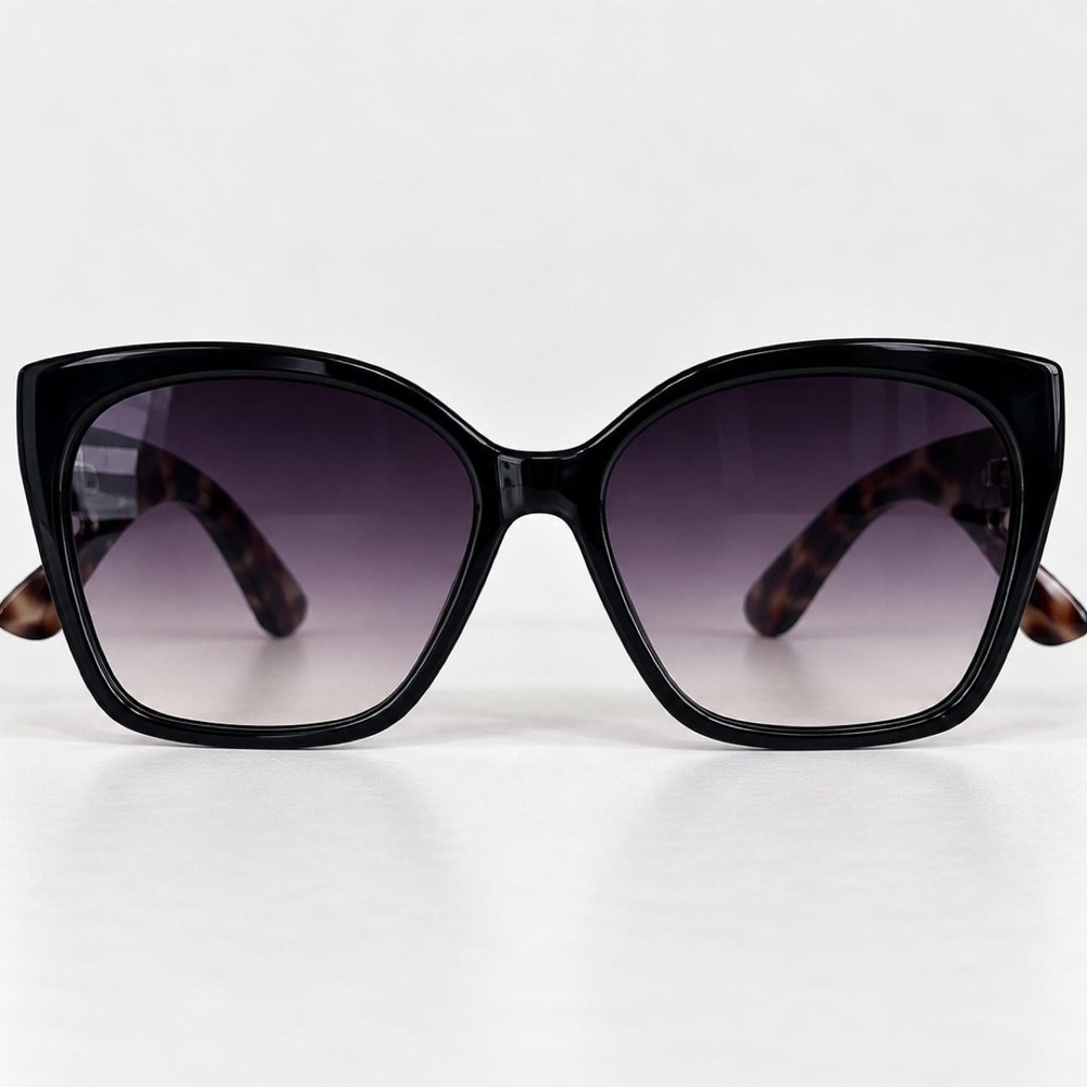 Oversized Black Cat-Eye Sunglasses with Tortoiseshell Arms ๐ค